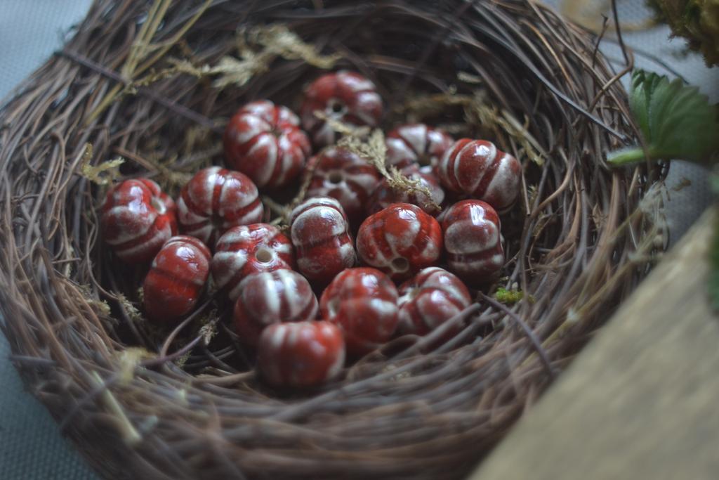 Керамическая бусина "красно-оранжевая тыква"