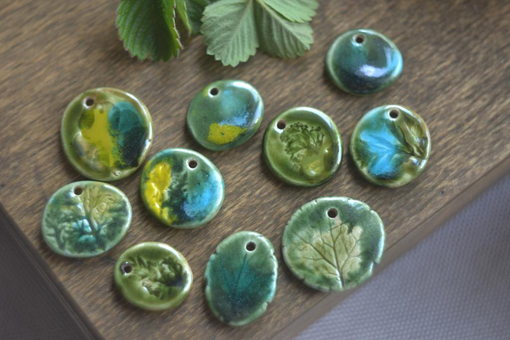 Набор подвесов  "отпечатки"