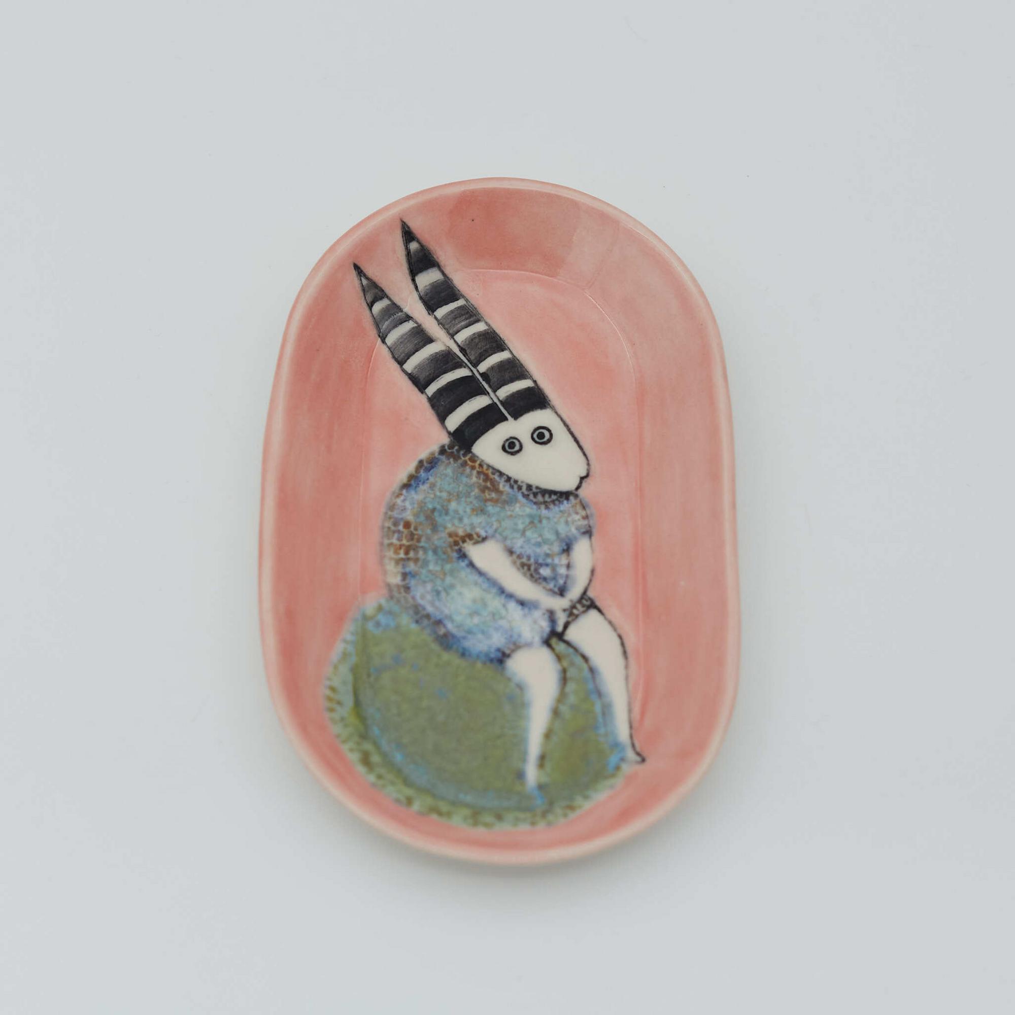 Тарелка Зайка на мяче, малая белая