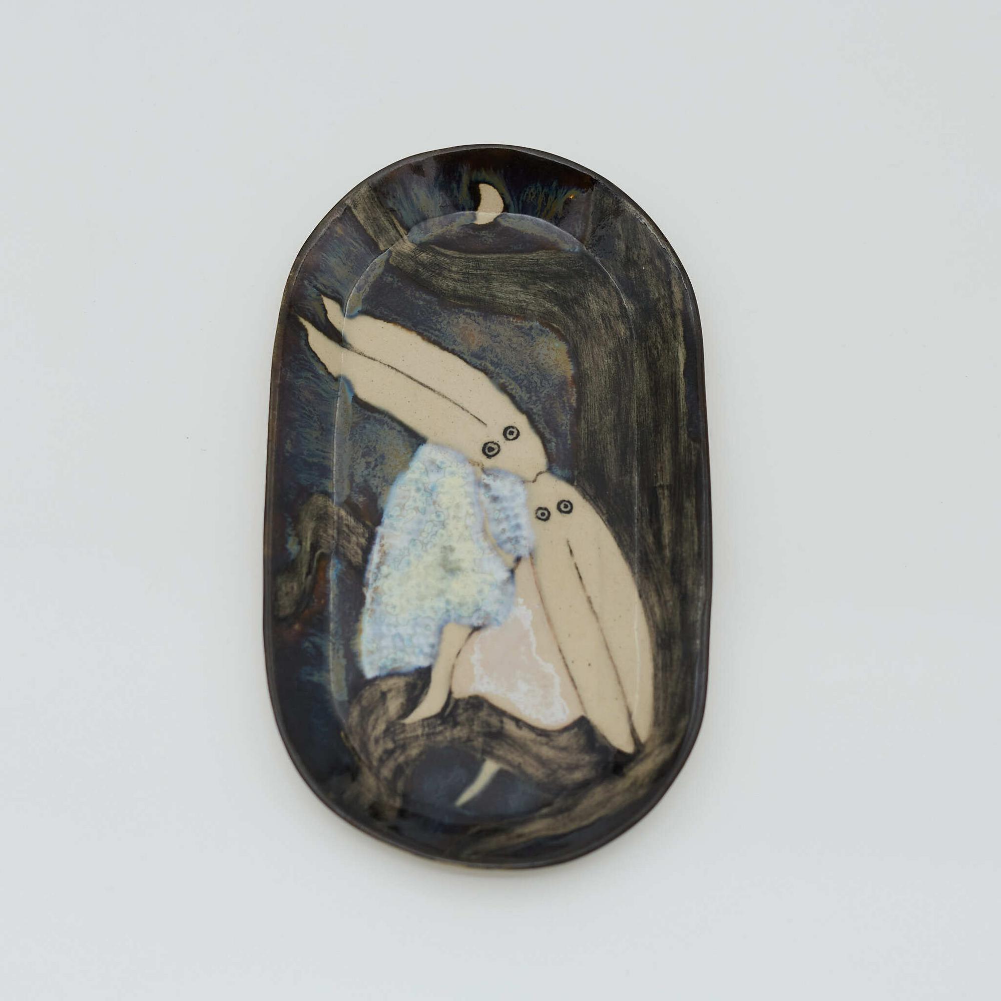 Тарелка Поцелуй при луне, средняя бежевая