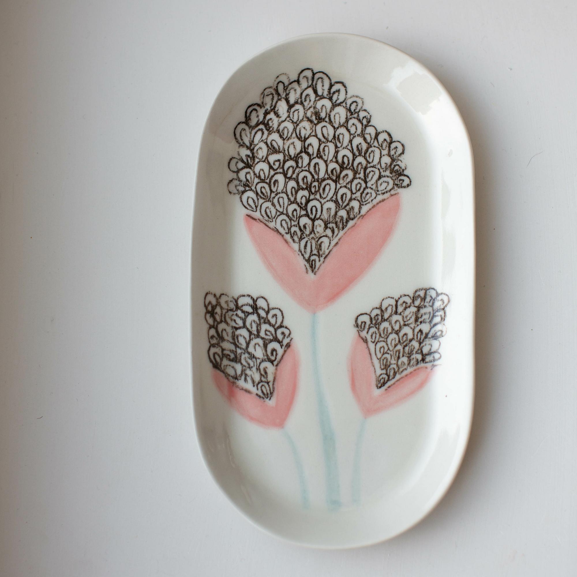 Тарелка овальная Розовые цветы