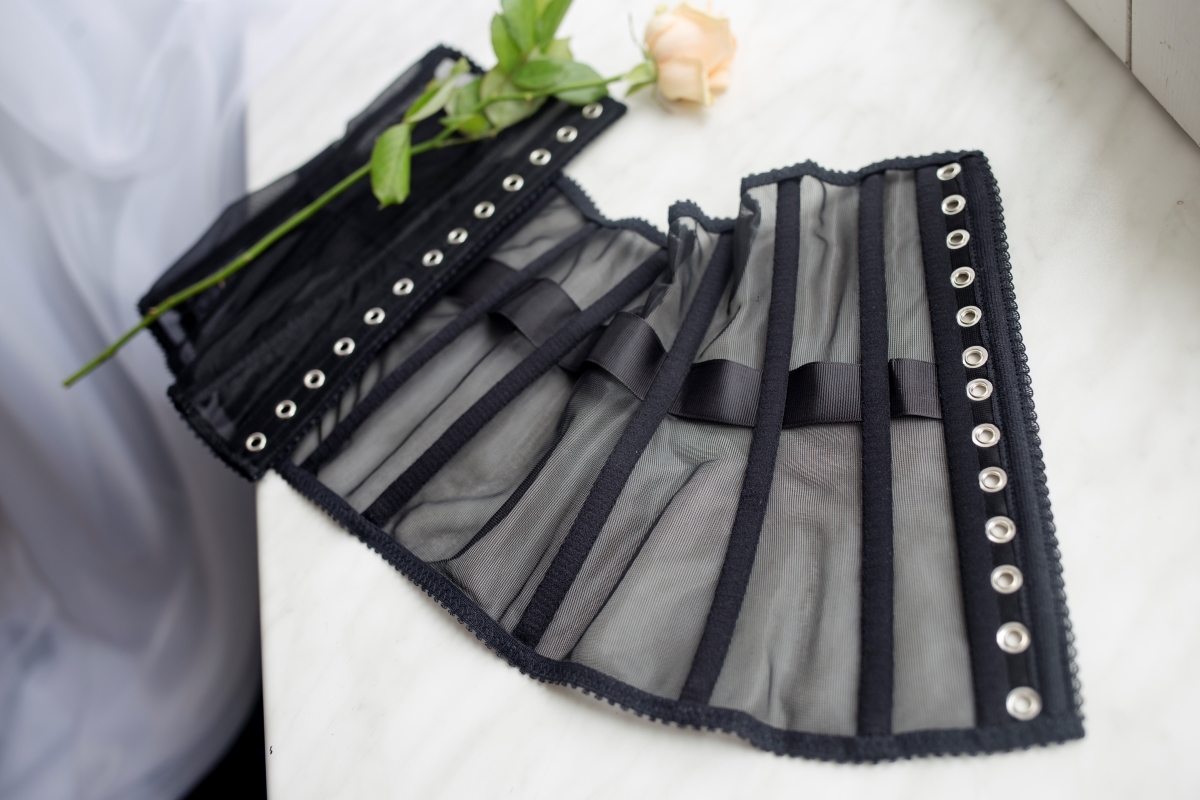 корсет подгрудный утягивающий