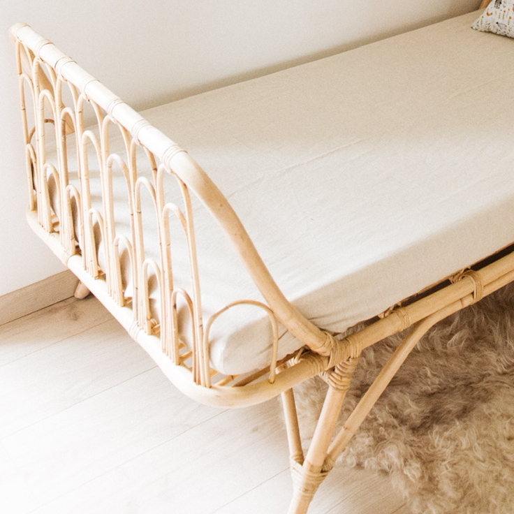 Натяжная простыня изо льна