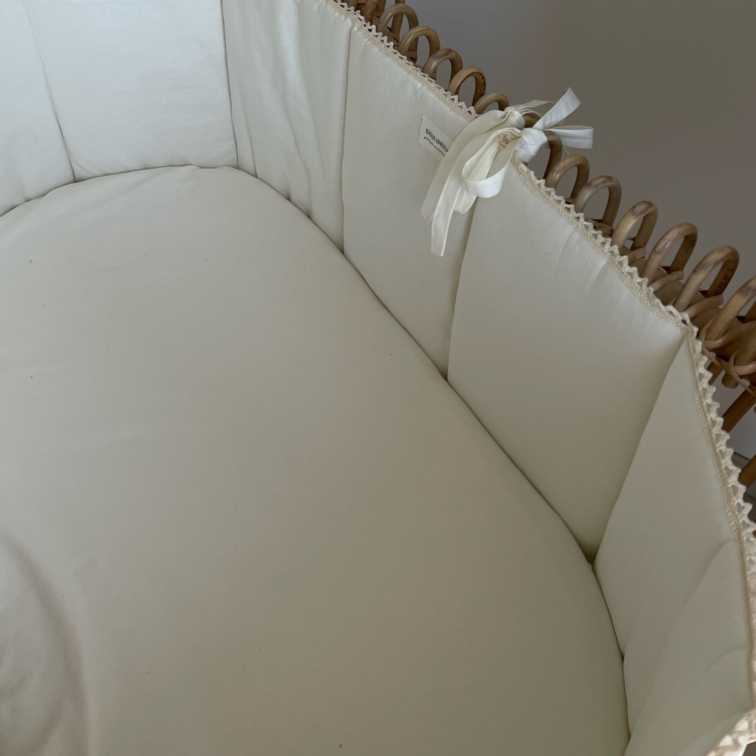 Натяжная простыня из однотонного сатина/муслина