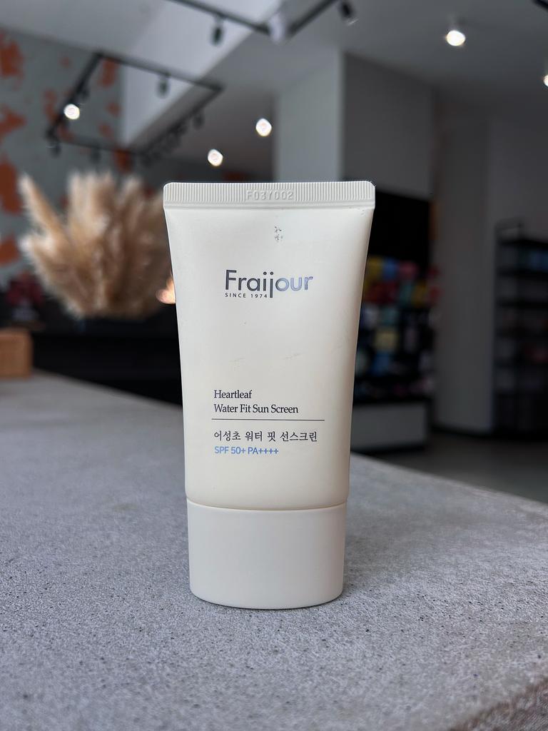 Лёгкий солнцезащитный крем для лица Fraijour с SPF 50+ PA++++ Heartleaf Water Fit Sun Screen, 50мл