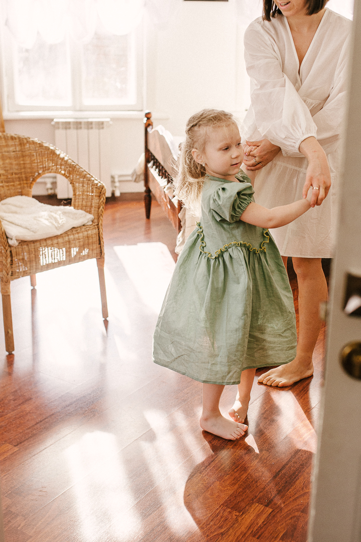 Платье с рюшей из крапивы