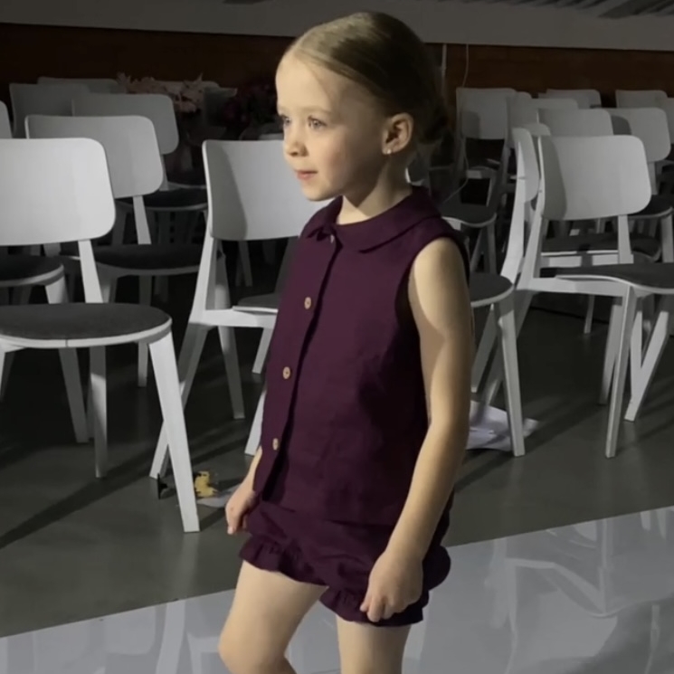 костюм для девочки в цвете слива