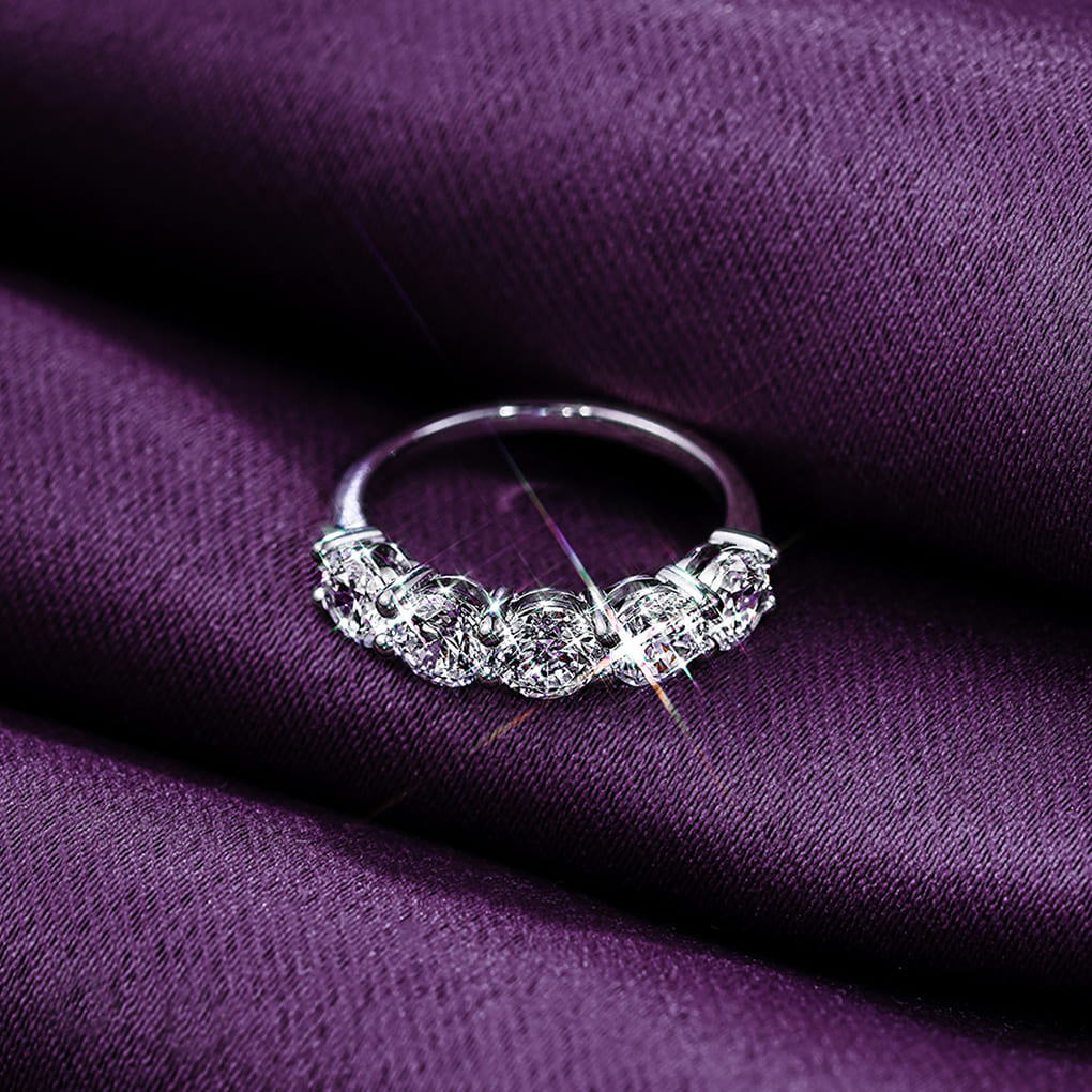 Five Diamonds Ring