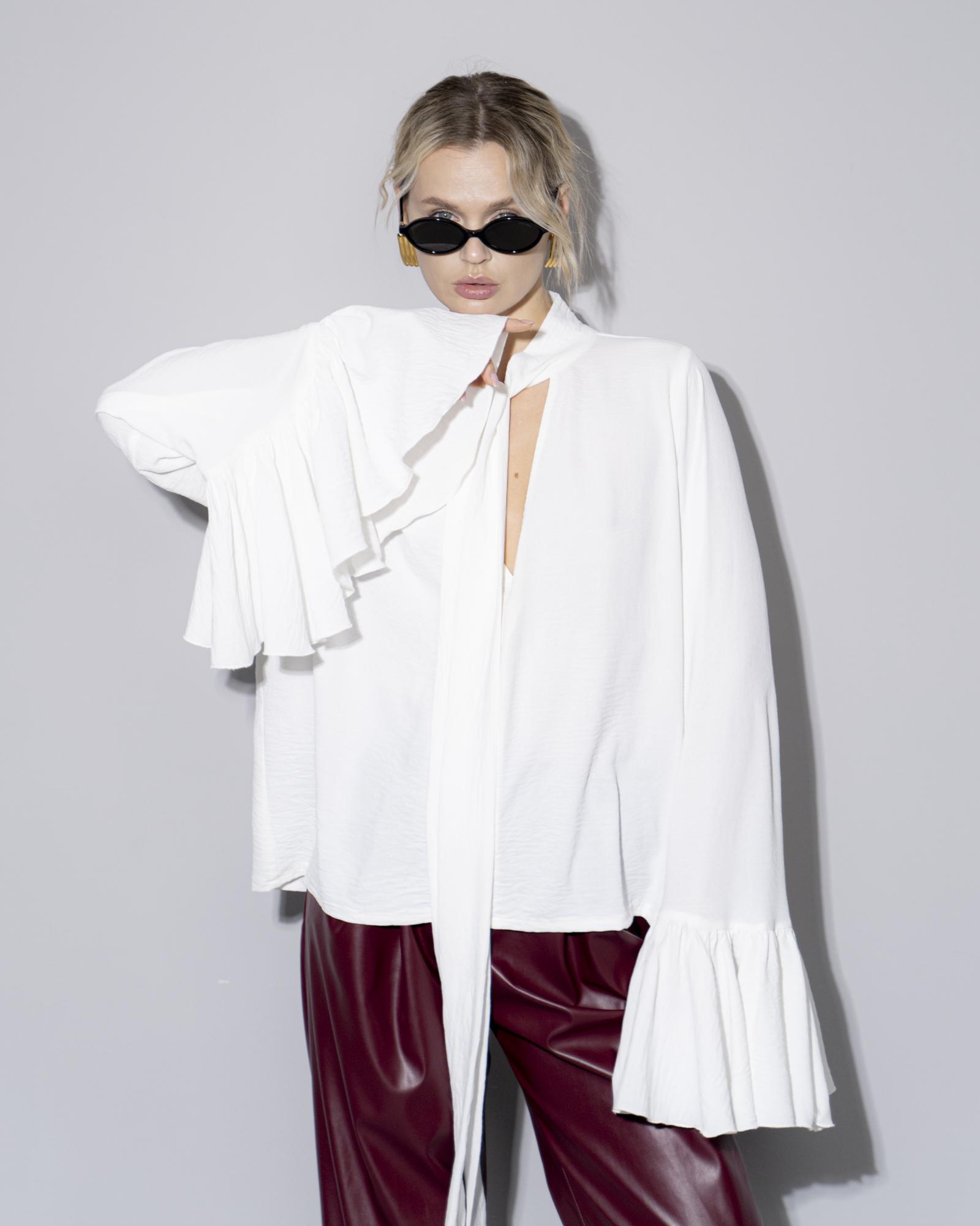 Блуза с завязками на шее milk