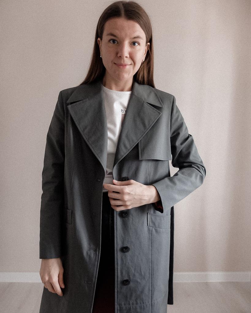 Видеопроцесс пошива тренча ГЛЭДИС из габардина