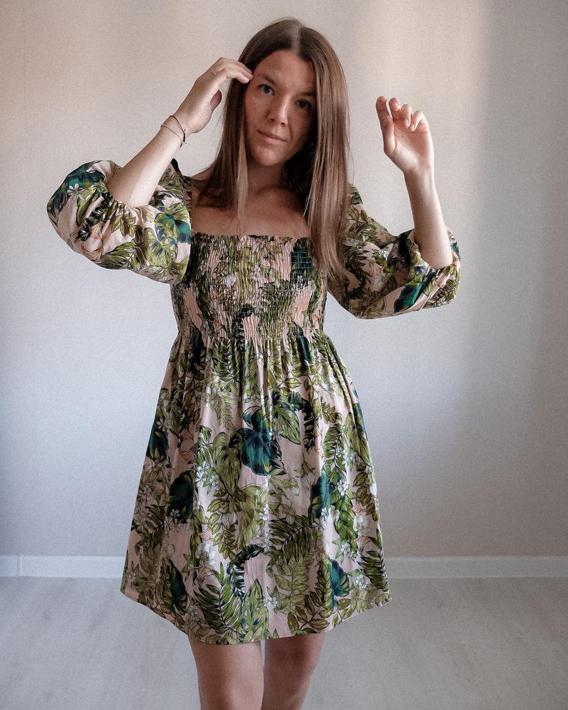 Видеопроцесс пошива платья Клариса (без оверлока)