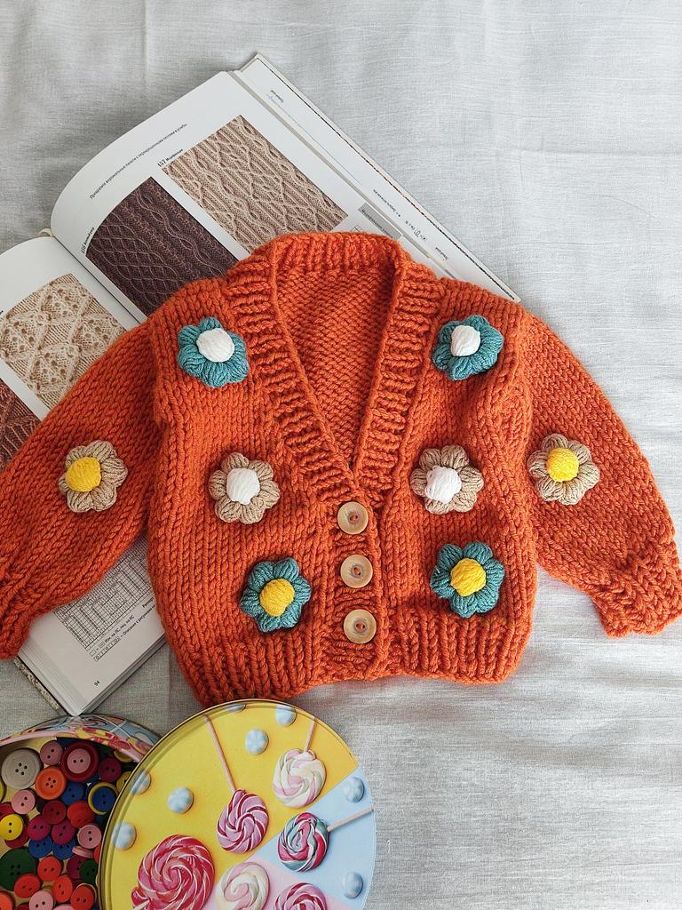 Кардиган с цветочками оранжевый