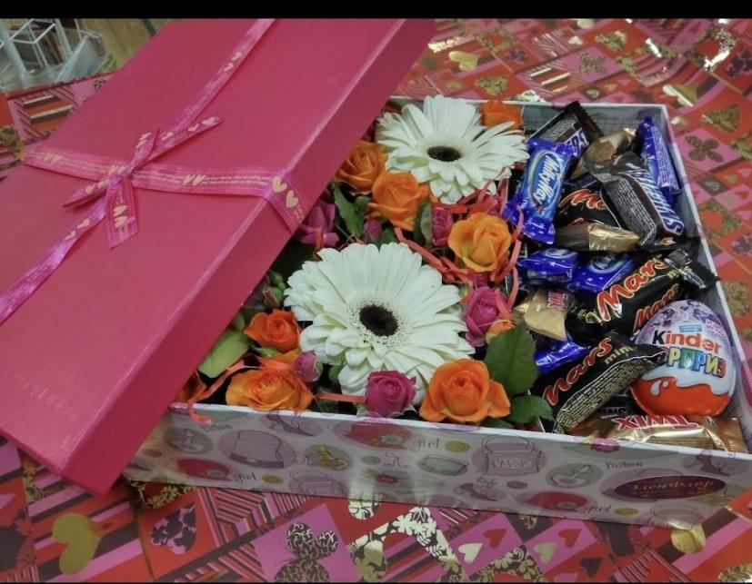 Цветы и конфеты