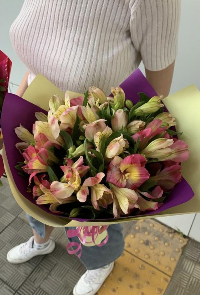 Букет альстромерия