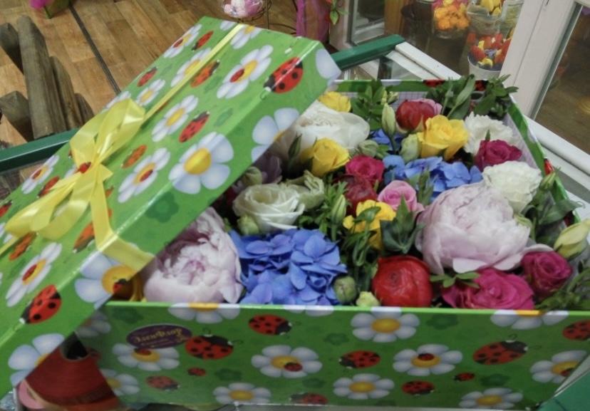 Цветы в коробке,,Сюрприз,.