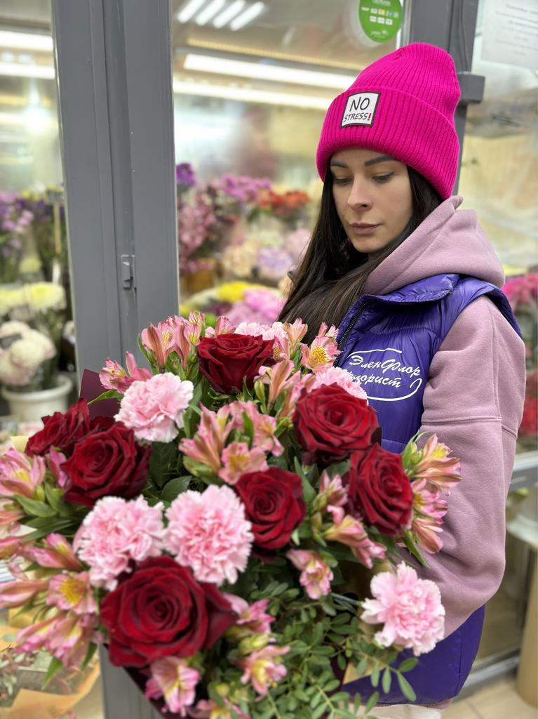 Букет  Восход с красными розами