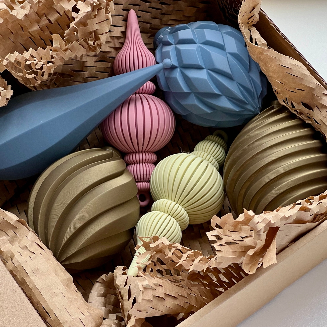 Елочная игрушка YALLO