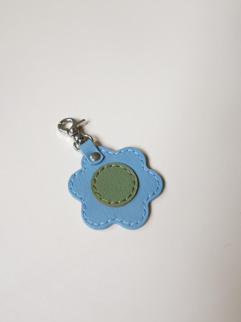 Брелок цветочек