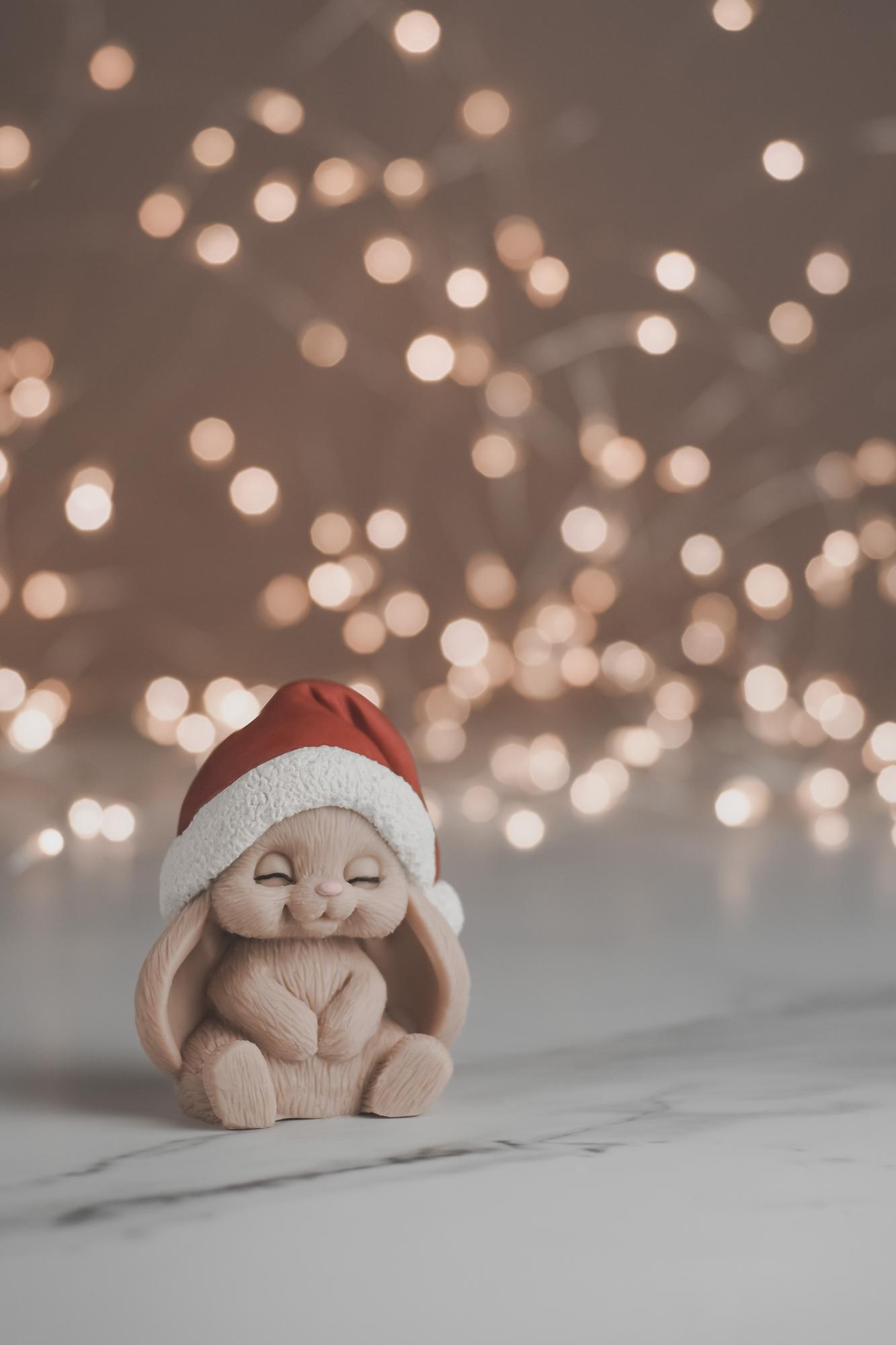 Зайка Лилу в новогодней шапке