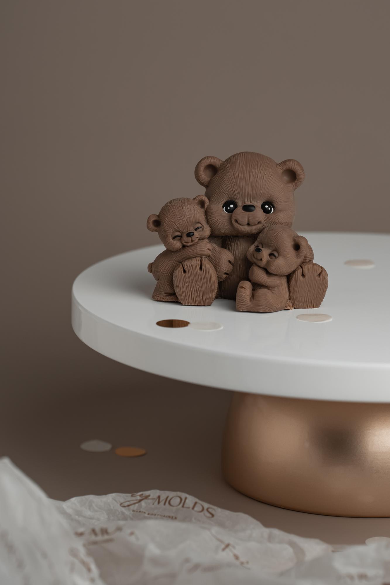 Медвежата с мамой