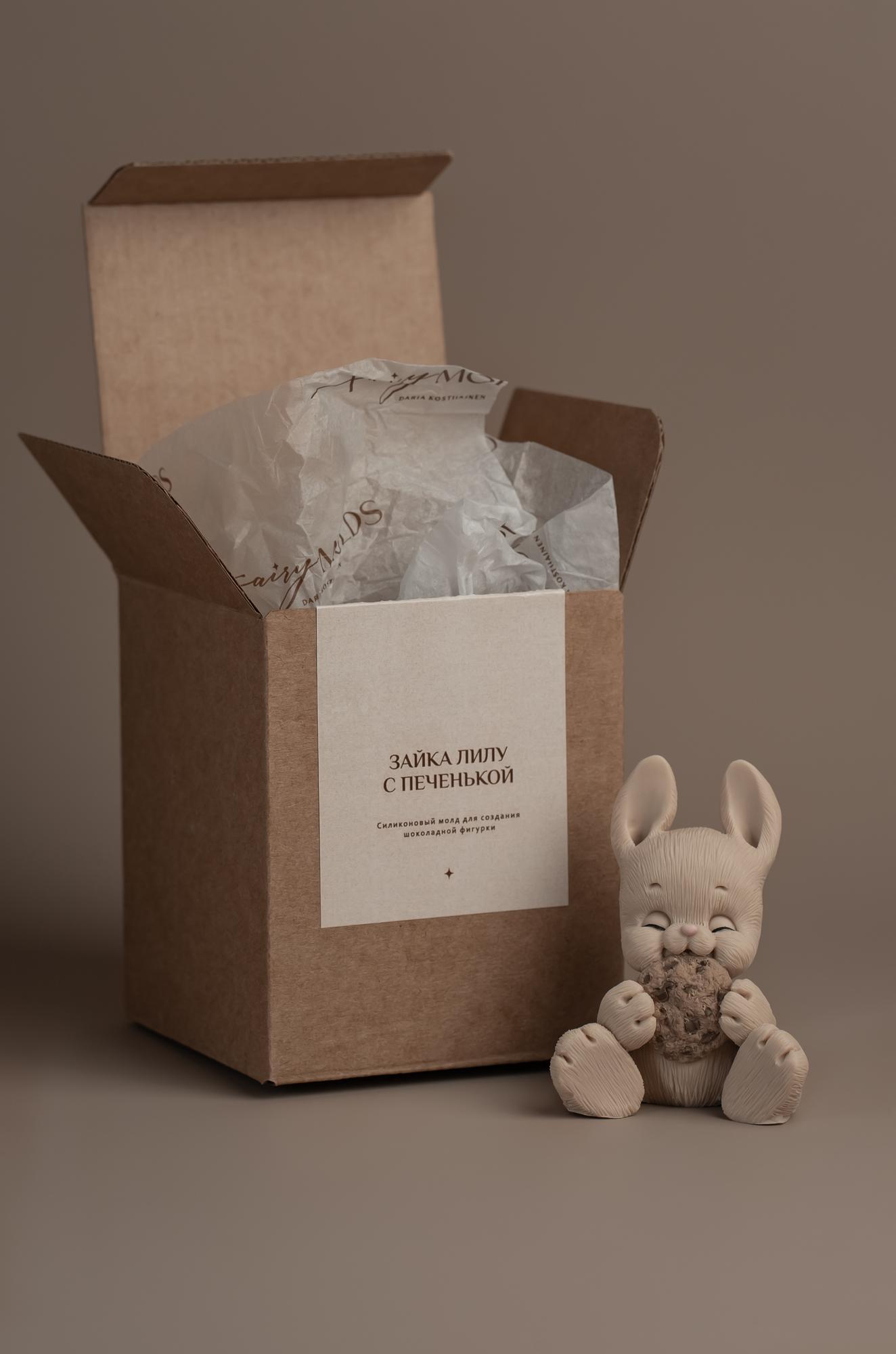 Зайка Лилу с печенькой