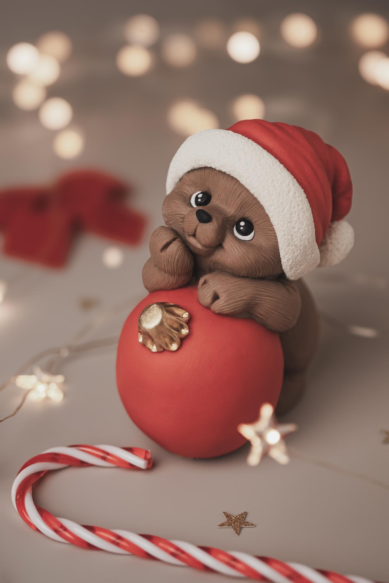 Медвежонок Брауни и большой ёлочный шар