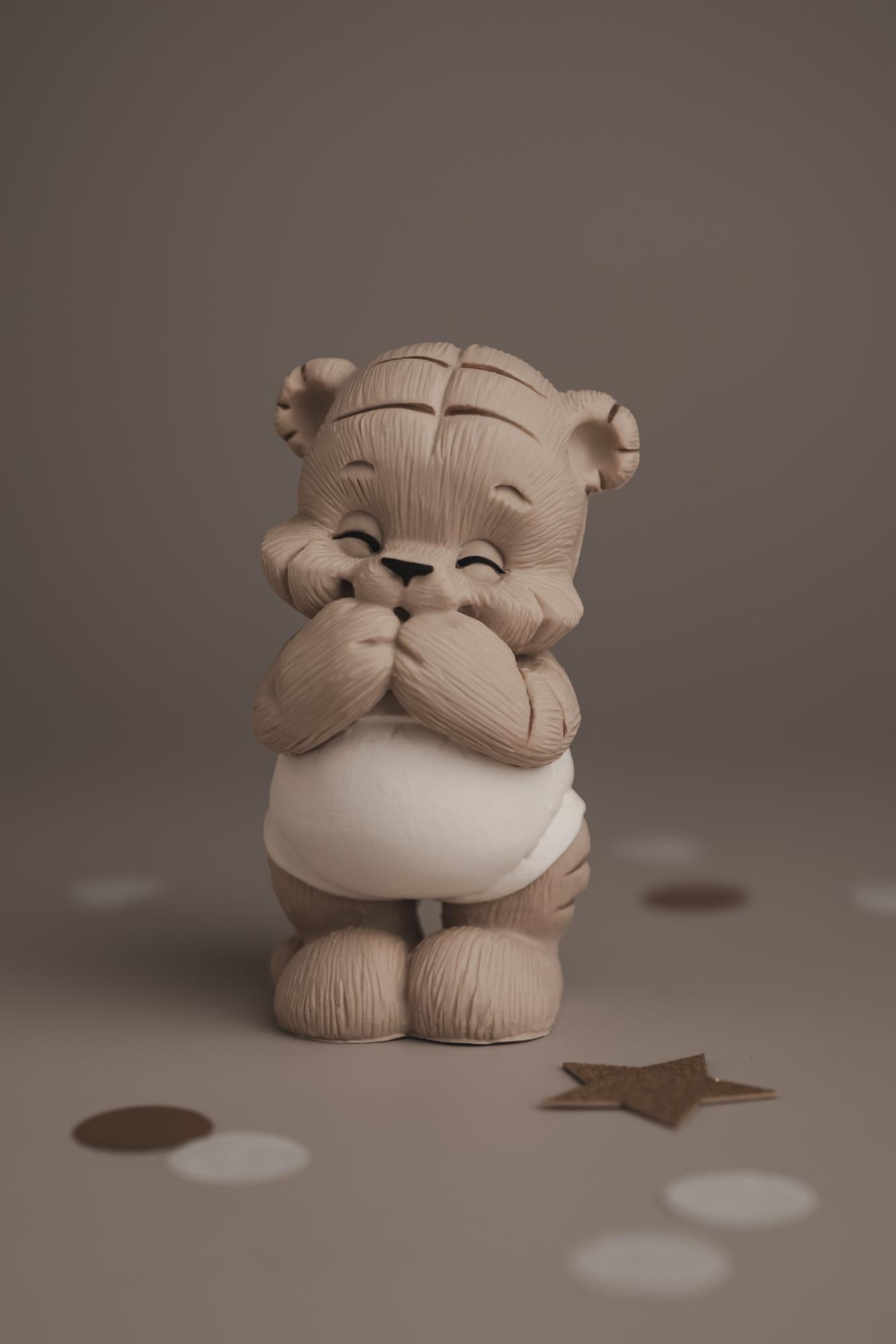 Тигрёнок Мартин в панталончиках