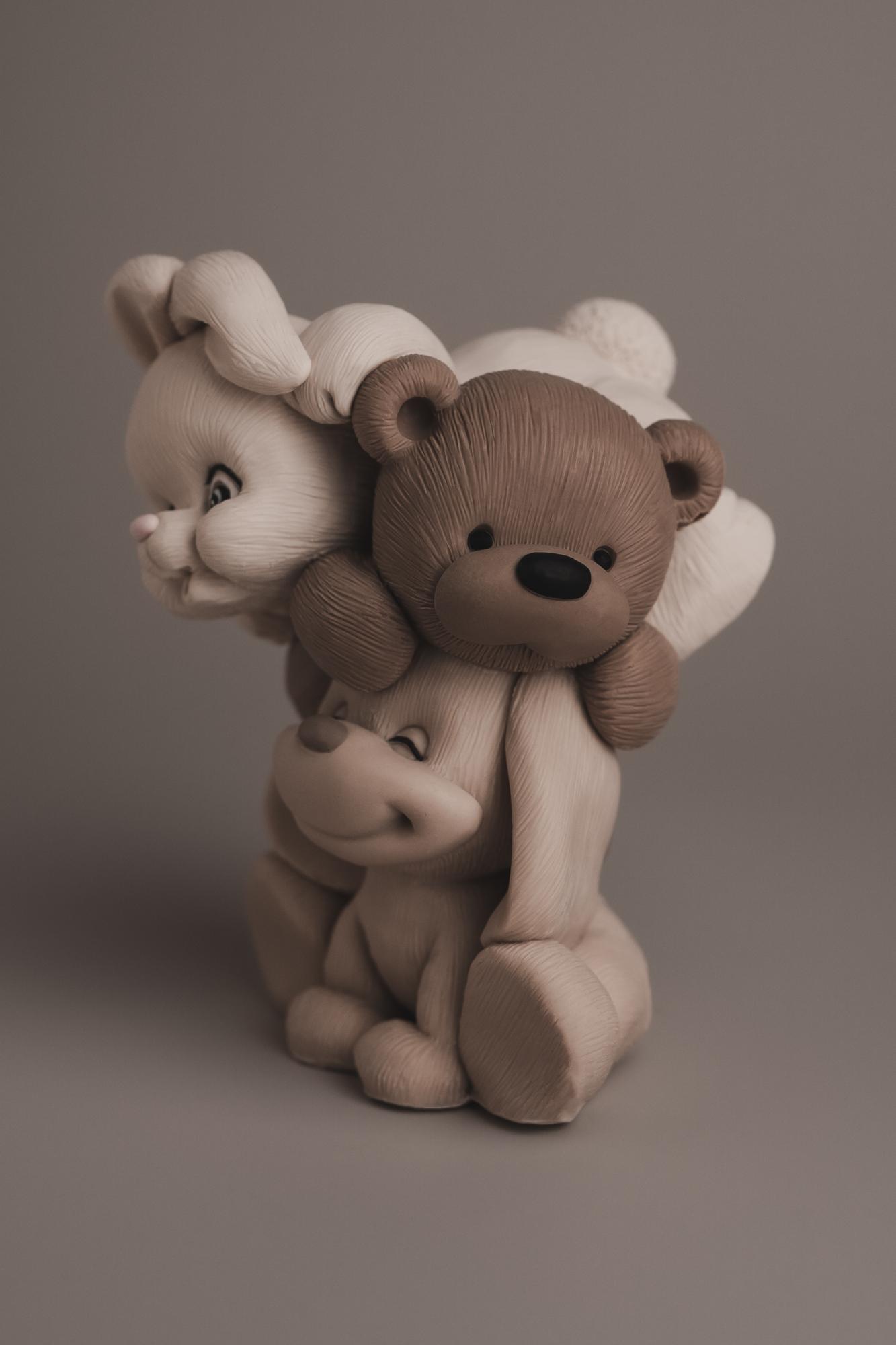 Лилу, Брауни и Тикки задувают свечку