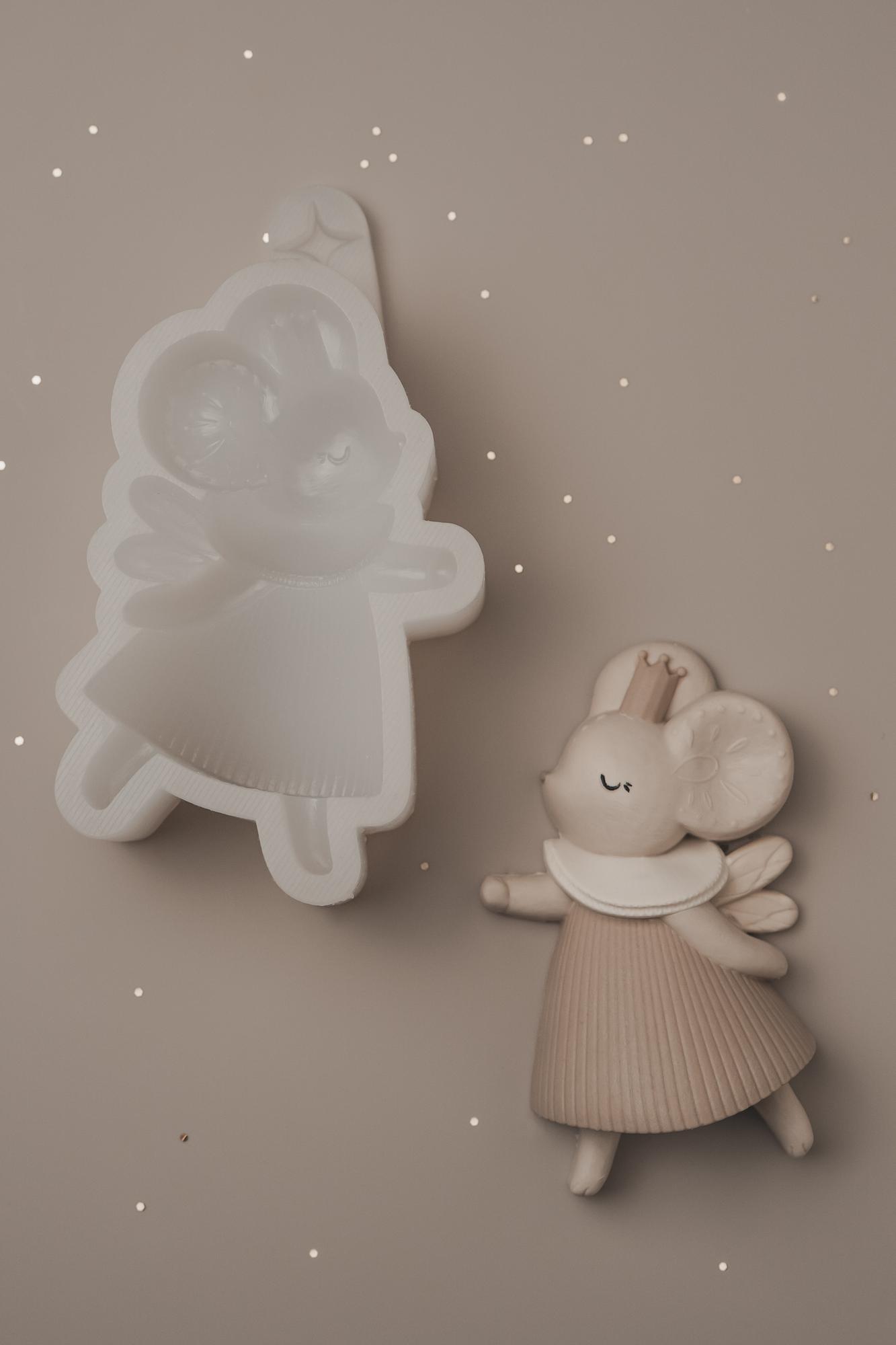 2D - Мышонок-девочка