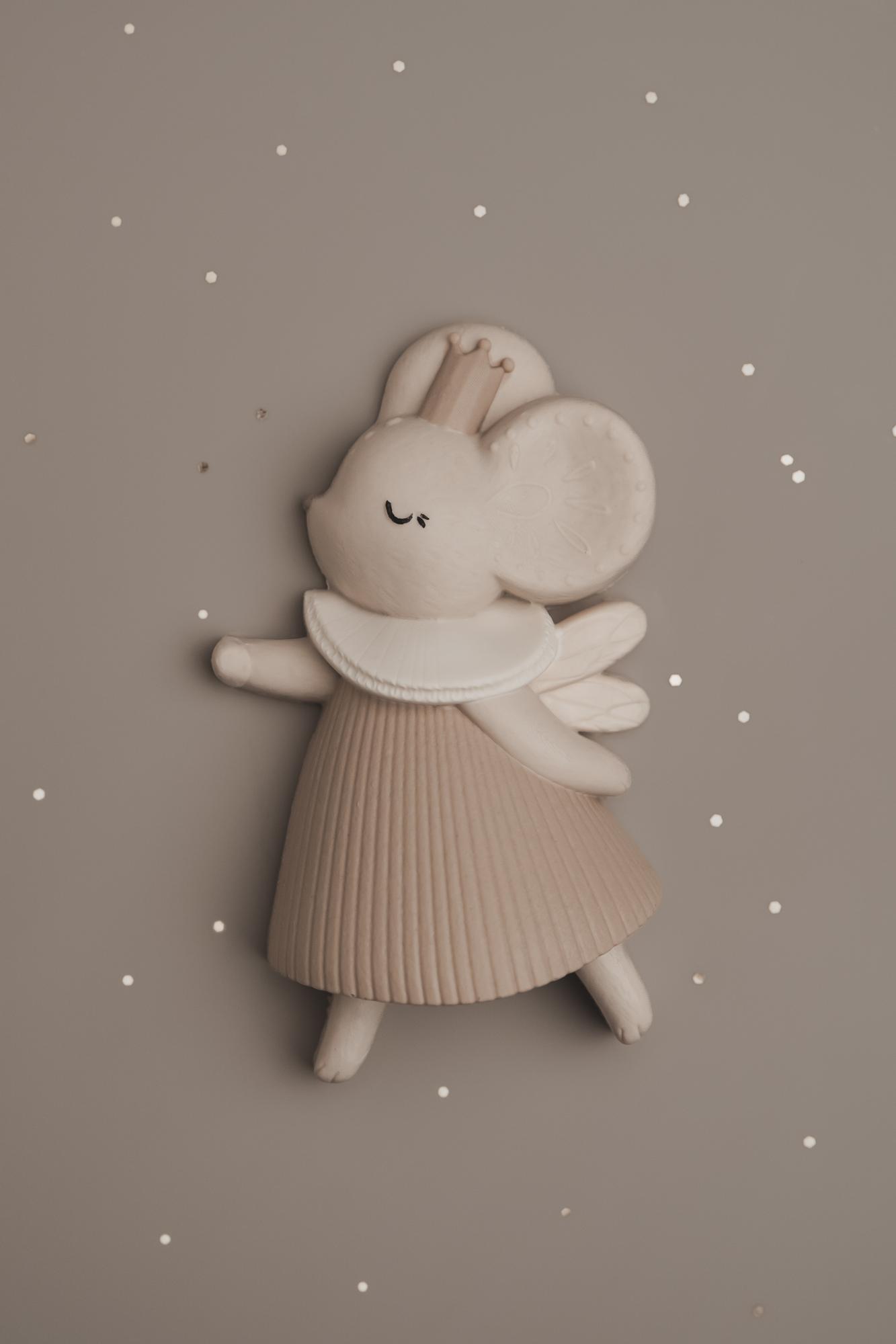 2D - Мышонок-девочка