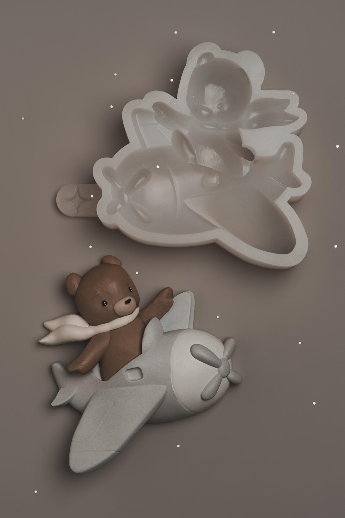 2D - Медвежонок на самолёте