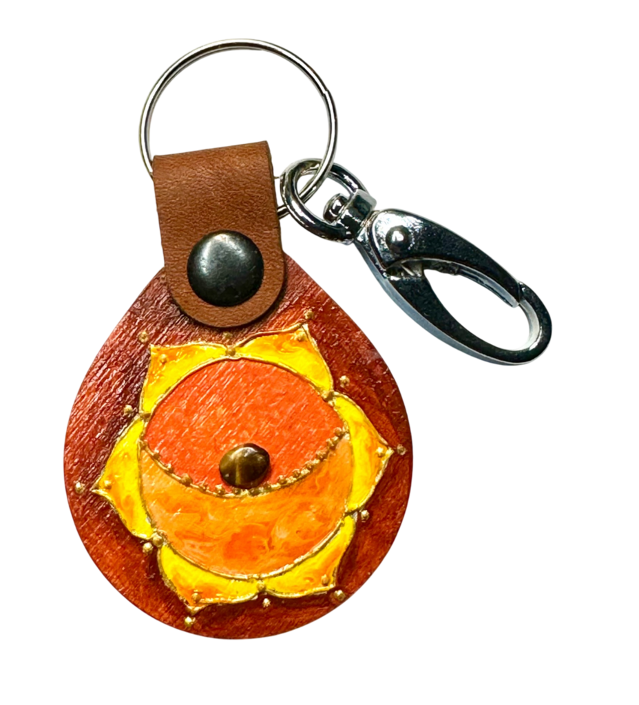 Брелок декоративный "Свадхистана". Дерево, кожа