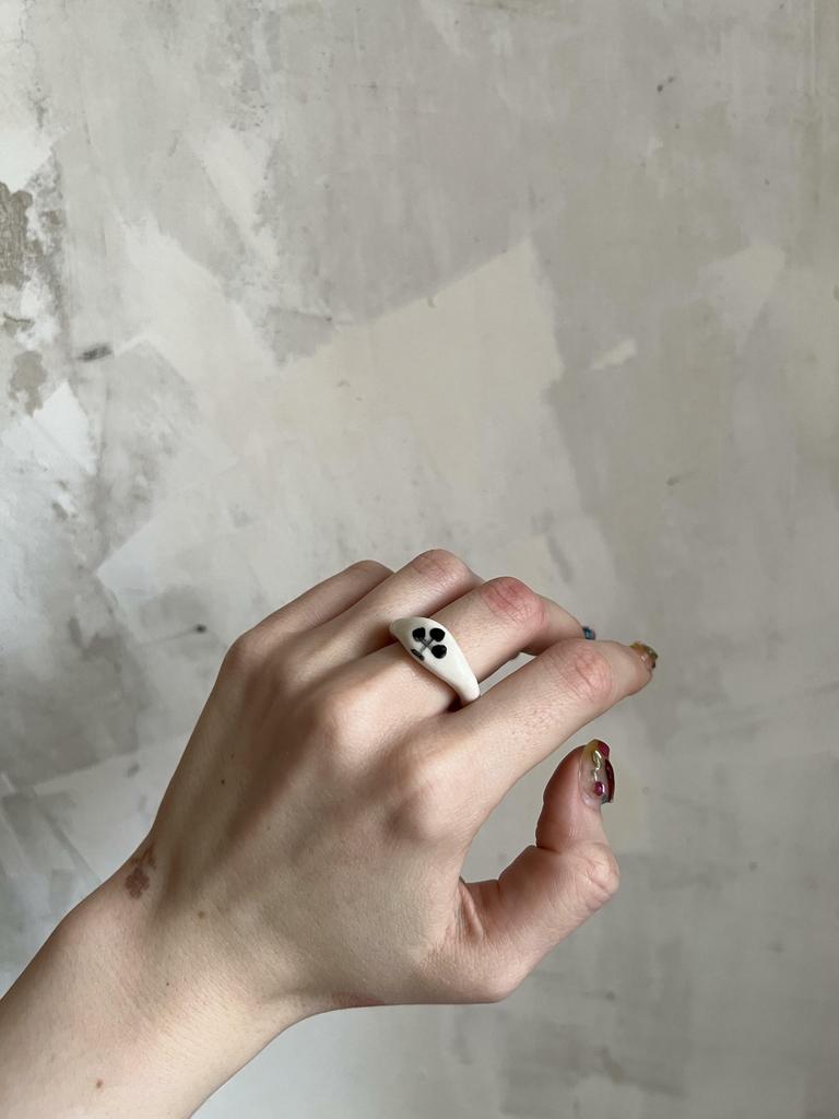 колечко керамическое трефы 16,8