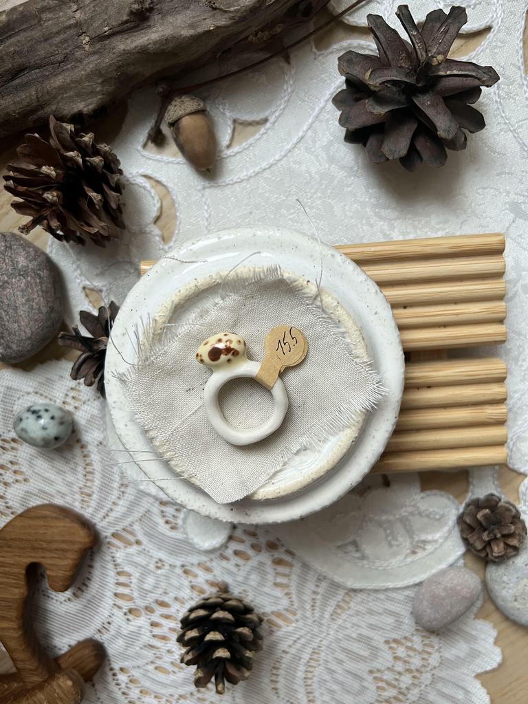 колечко керамическое яичко 15.5