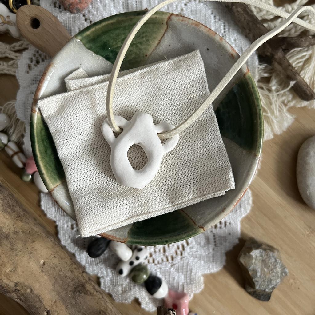 вазочка кулончик белый матовый