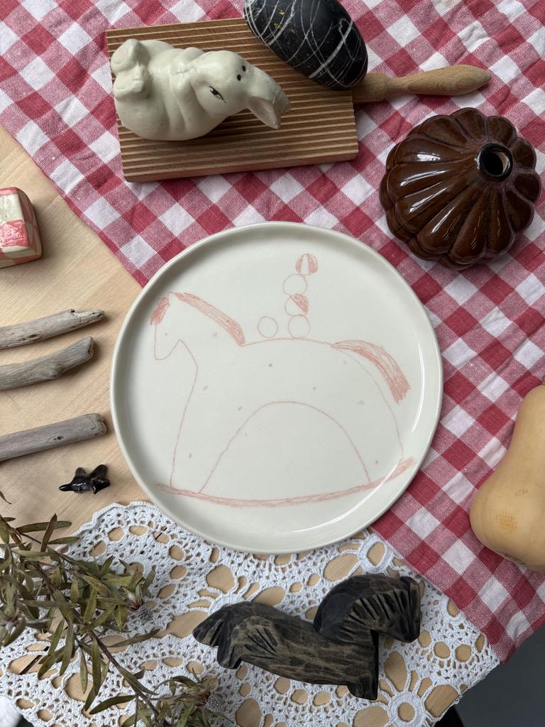 тарелка лошадка