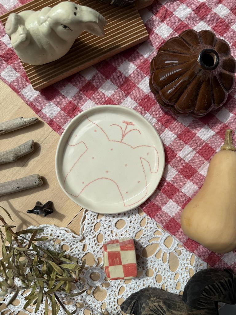 тарелочка лошадка красная