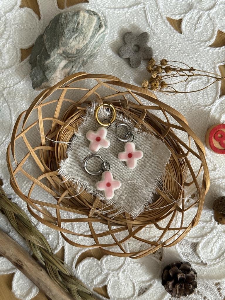 подвеска крестик цветок розовый