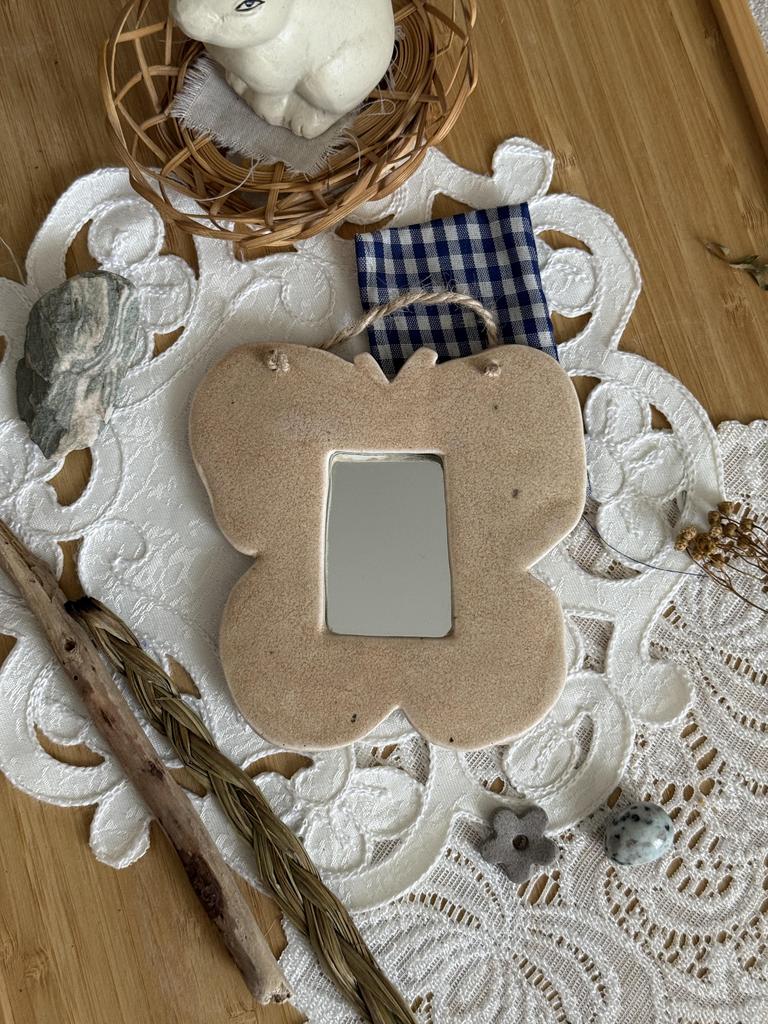 зеркальце бабочка скорлупка