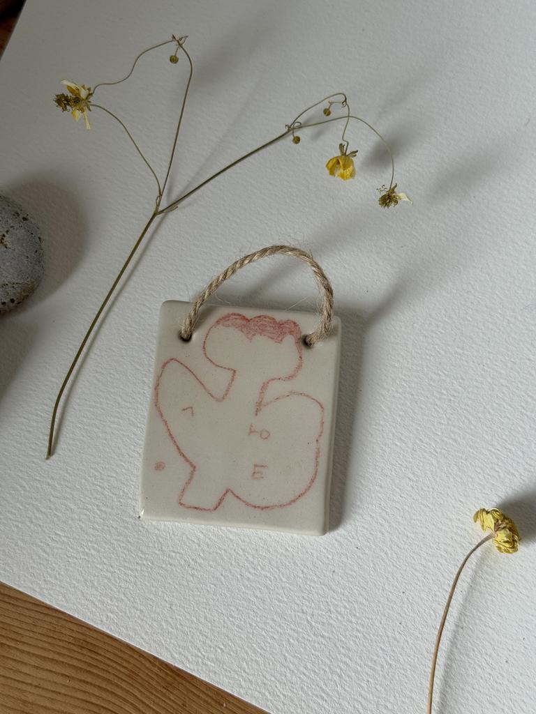 плиточка красный цветок люб