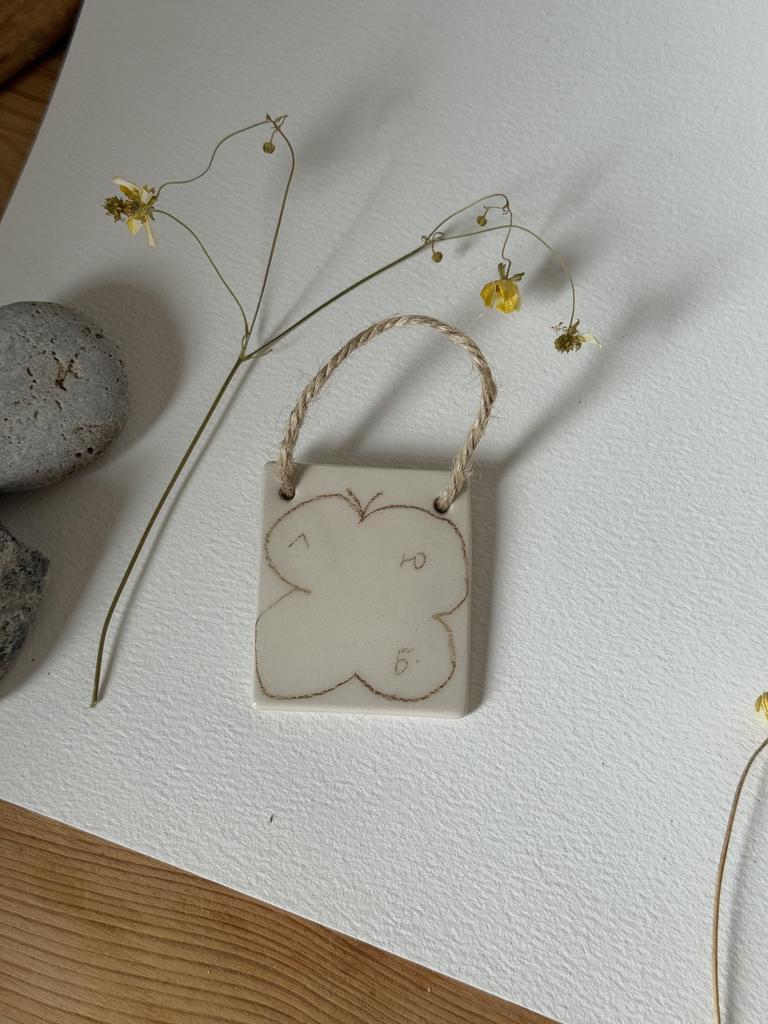 плиточка бабочка люб поменьше