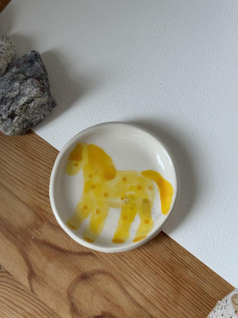 тарелочка акварельная лошадка желтая