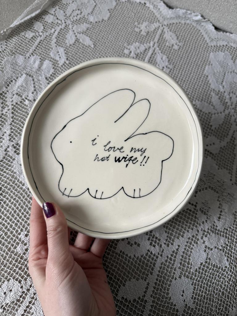 тарелка i love my wife. с кроликом