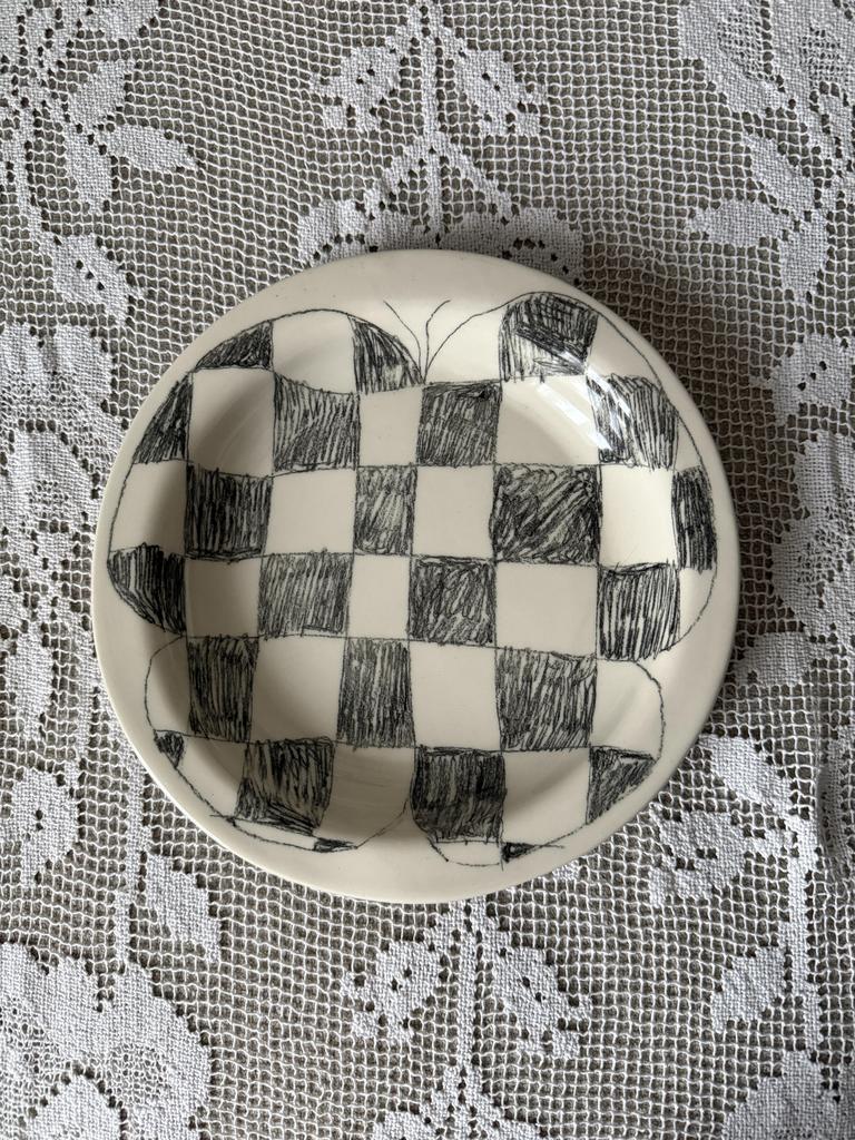 тарелка с бабочкой глубокая