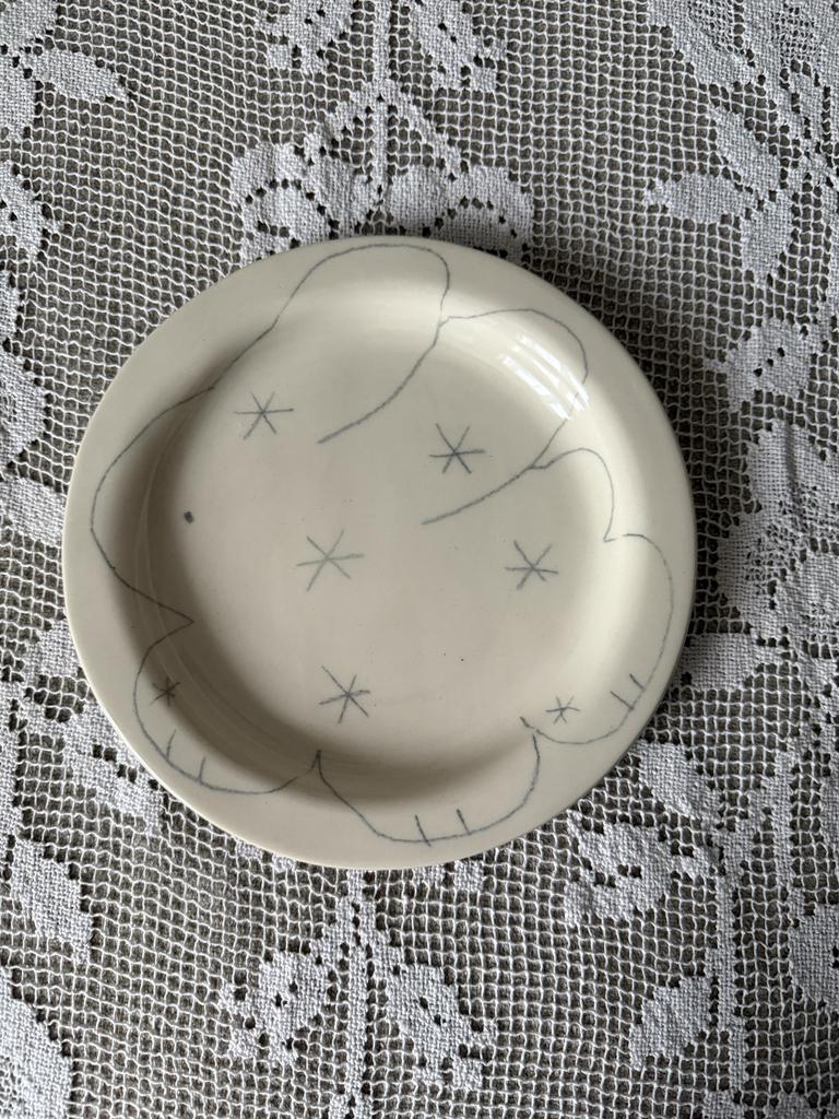 тарелка с кроликом звездным