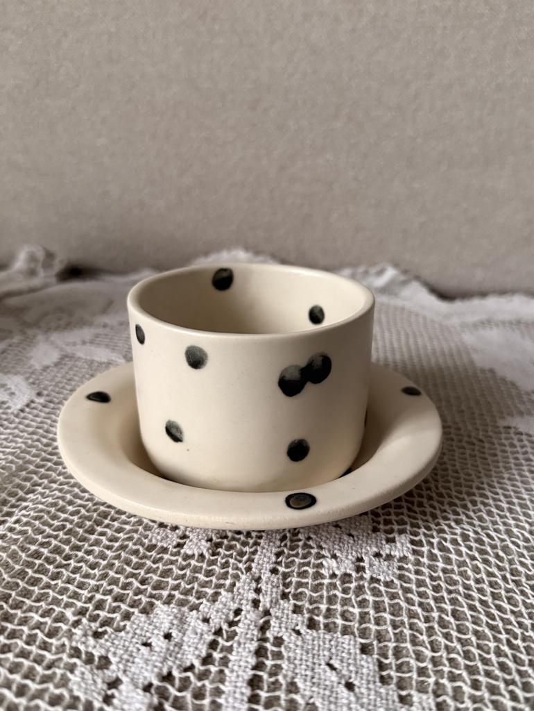 стаканчик с блюдцем в черный горошек раз 190мл