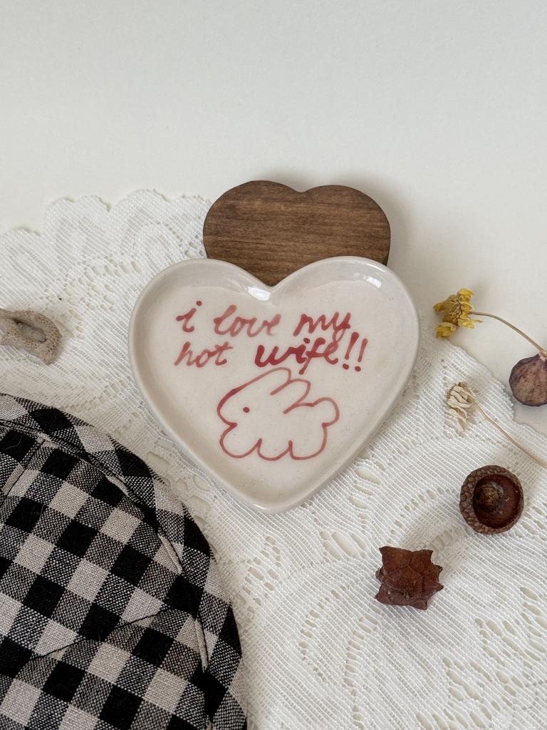 тарелочка керамическое сердечко кролик