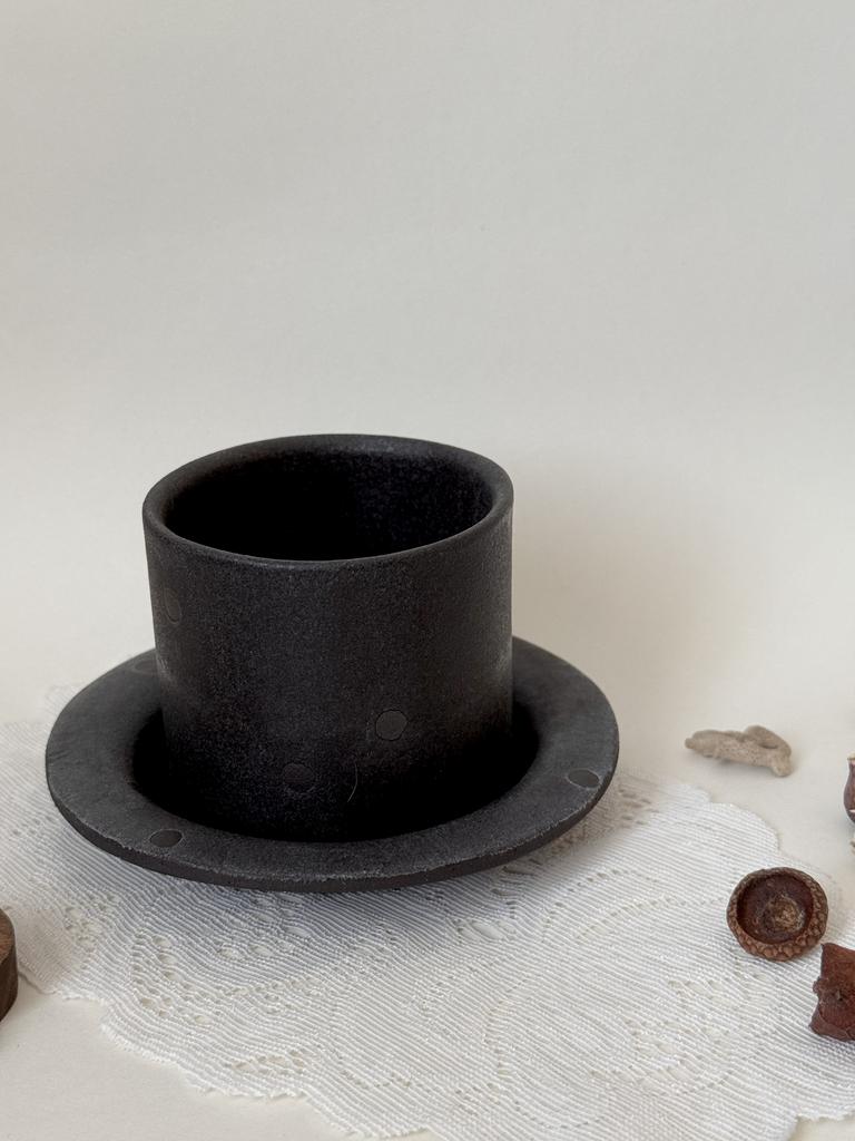 стаканчик с блюдцем черная в горошек 190мл