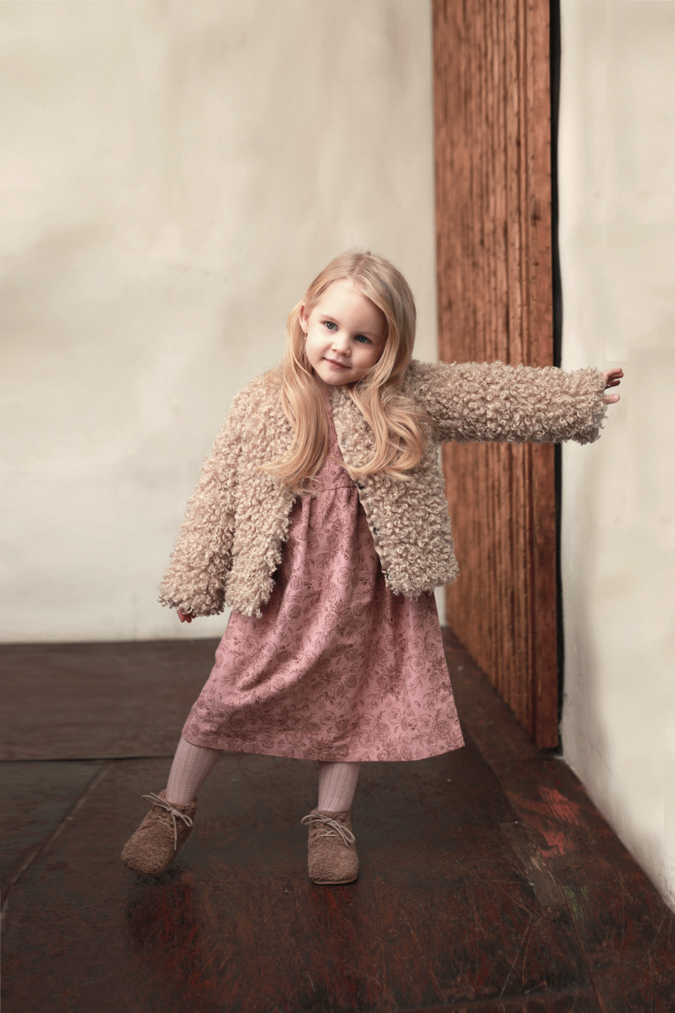 Шубка из овечки (искуственный мех), кремовая