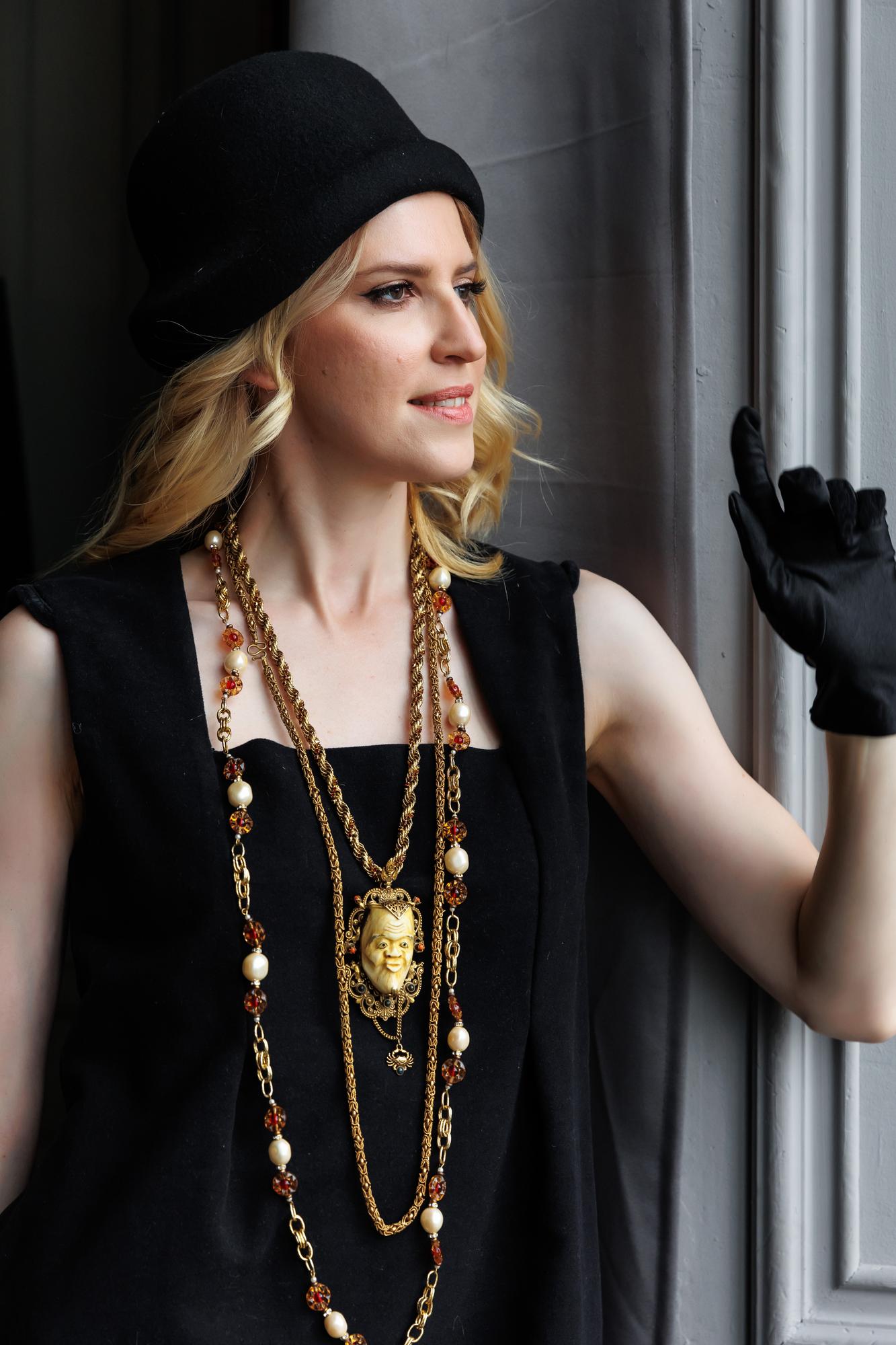 Черное платье "Леди Гилфорд"